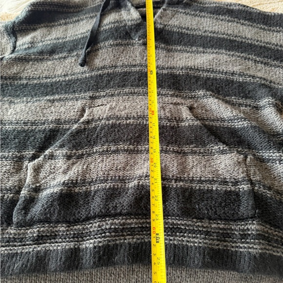 H&M Divided Knit Sweater in Gray and Black - Picture 8 of 8